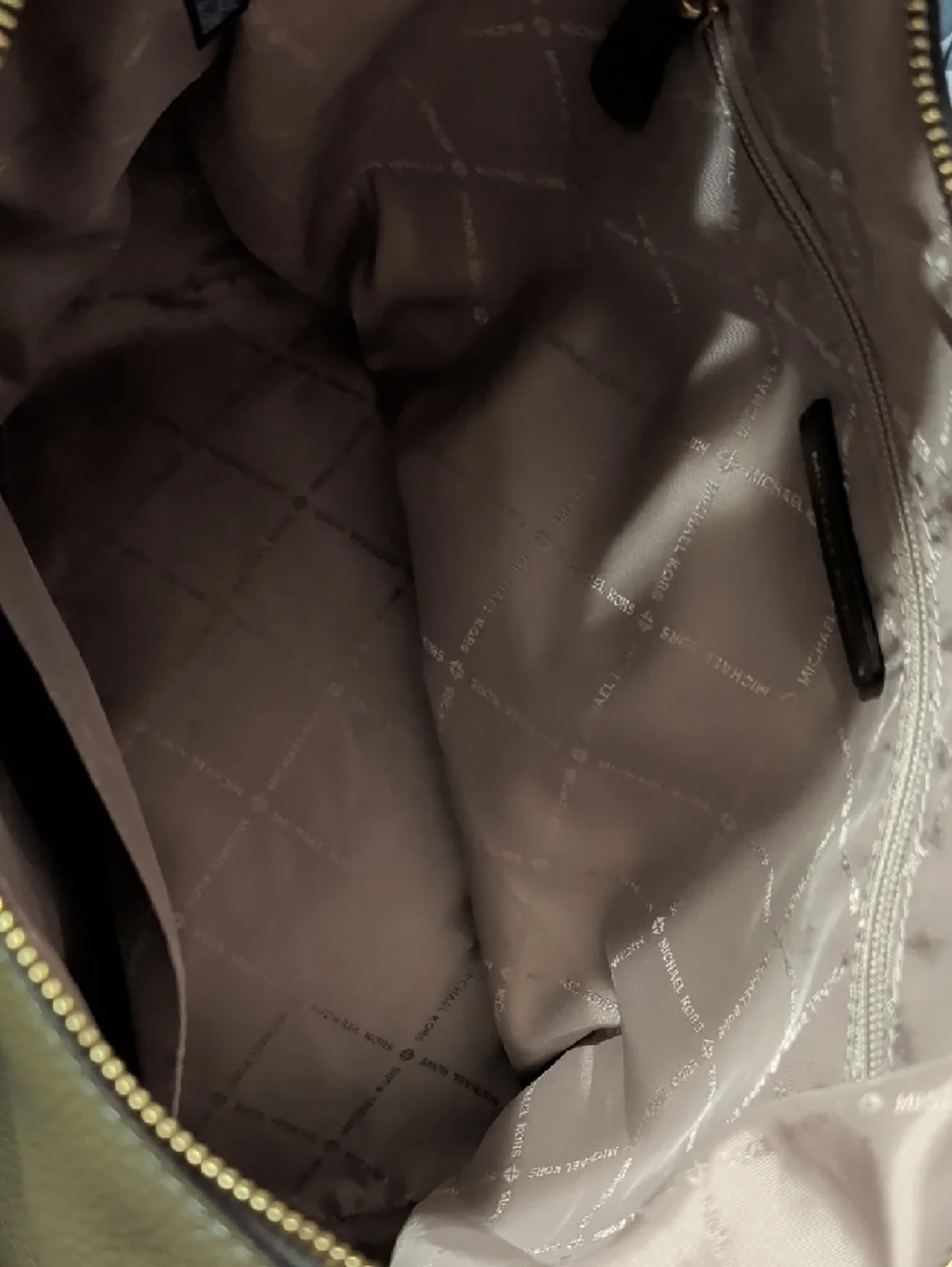 NWOT Michael Kors Olive Pebbled Leather Hobo Bag with Gold Hardware - Picture 4 of 5